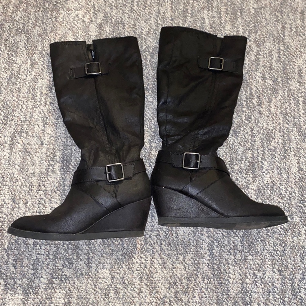 Wedge boots